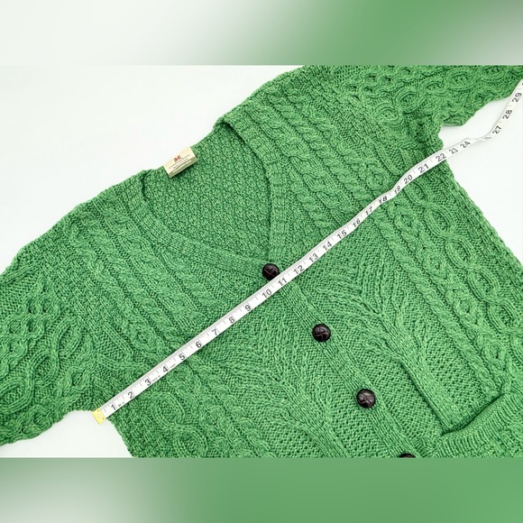 VGUC Carraig Donn Irish Merino Wool Tree Of Life Aran Button Cardigan Green XL - Picture 7 of 13